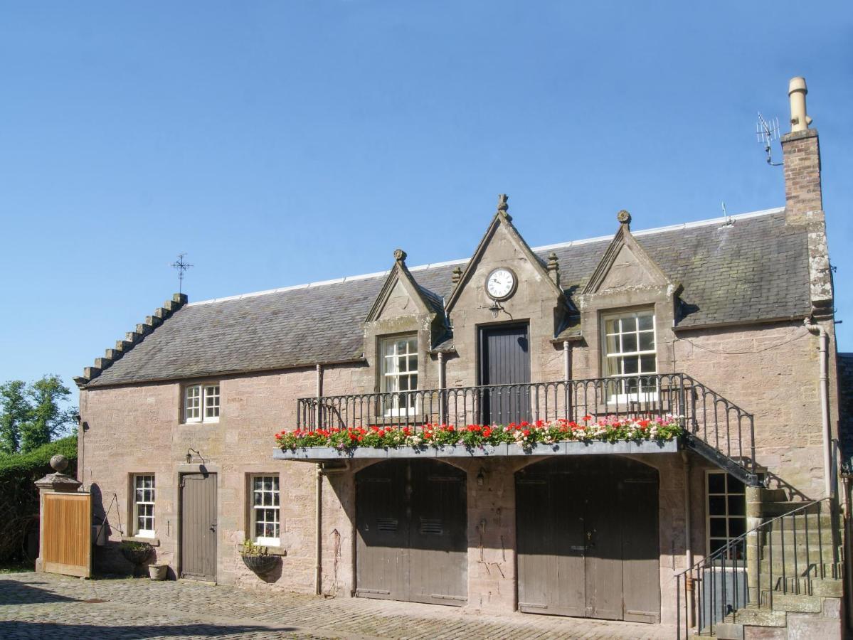 Stable Flat Apartment New Scone Exterior photo